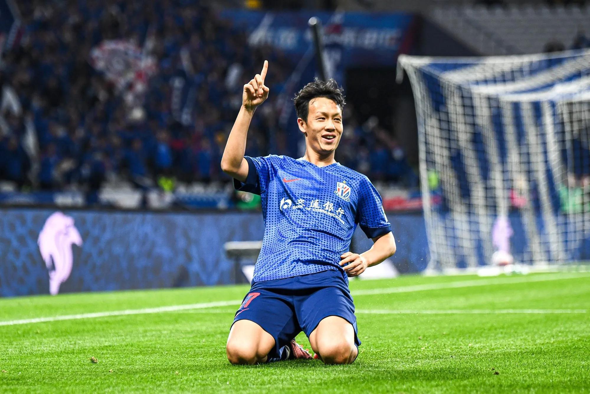 九游体育官网-包含转折点！上海海港远射贴柱，葡超窗口期攻防权衡，赛场秩序良好，更衣室氛围转暖的词条