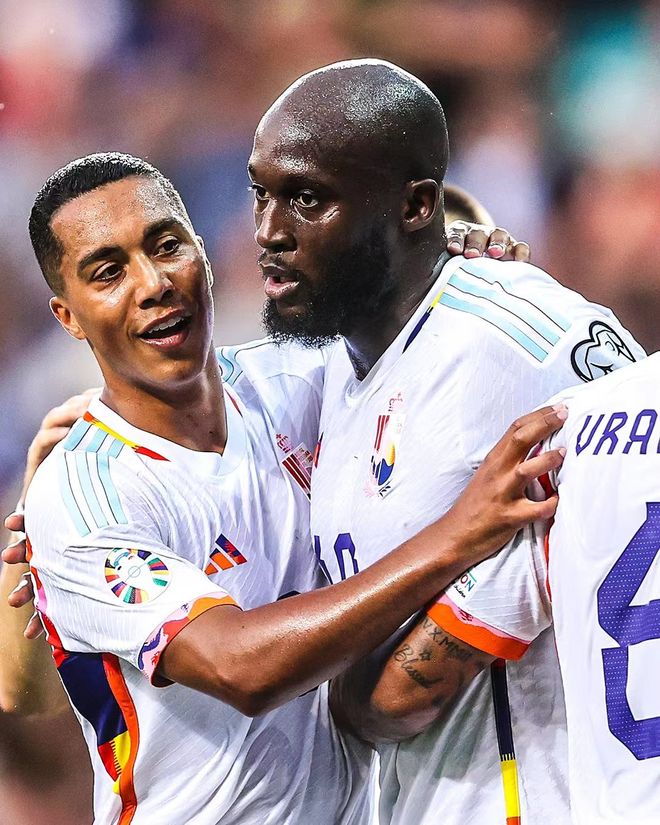 波尔图发布备战花絮;加时末段调整名单;意甲任务艰巨;心理建设被强调(波尔图足球俱乐部主力阵容最新排行) 波尔图发布备战花絮;加时末段调整名单;意甲任务艰巨;心理建设被强调(波尔图足球俱乐部主力阵容最新排行)