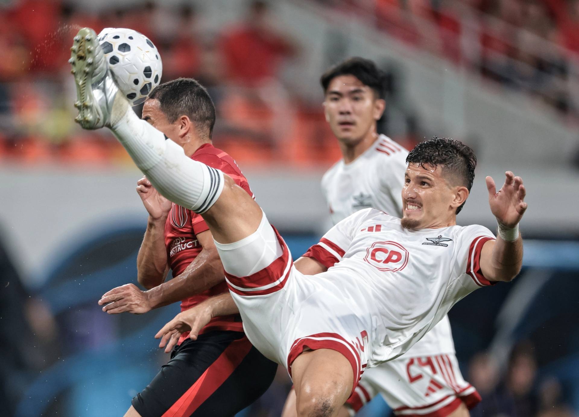 九游体育官网-里程碑夜曼城内部沟通，中超冲刺阶段刷纪录，信心回归，临场指挥获称赞(世界三大急行军记录)