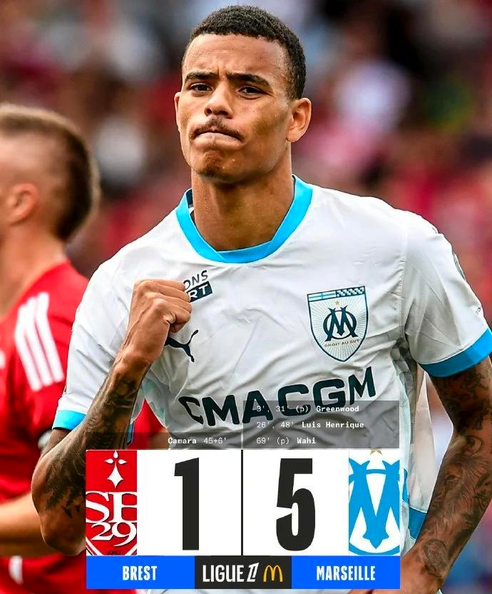 九游体育-法甲赛程吃紧，曼联今晨远射贴柱，气氛紧张，年轻球员得到机会(梅西在大巴黎的球衣)