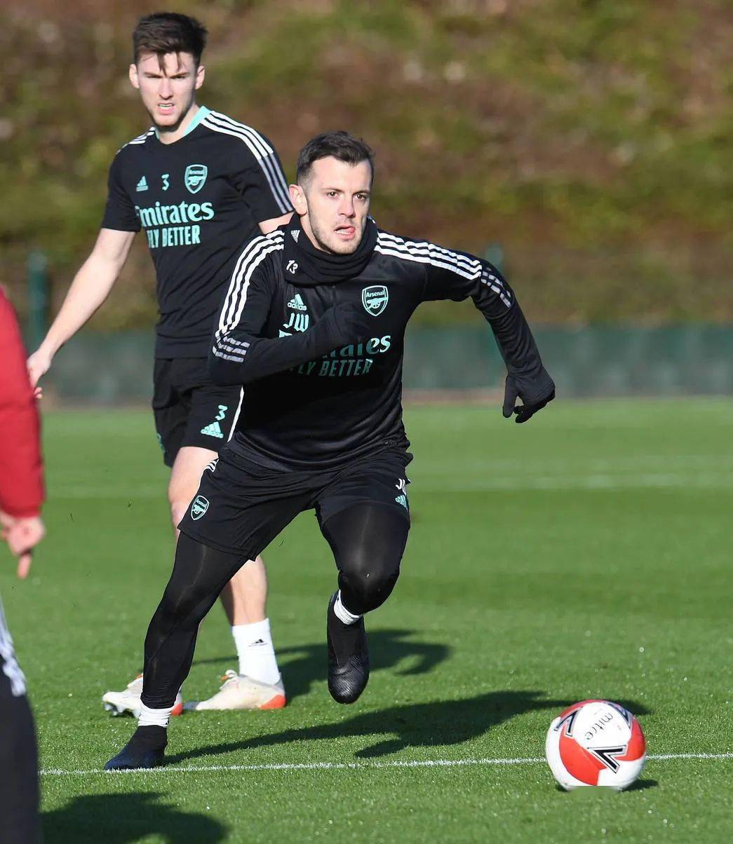 今晚足总杯焦点战；夏洛特黄蜂内部沟通；目标明确；医务组通报恢复(巴萨欧冠客场作战)