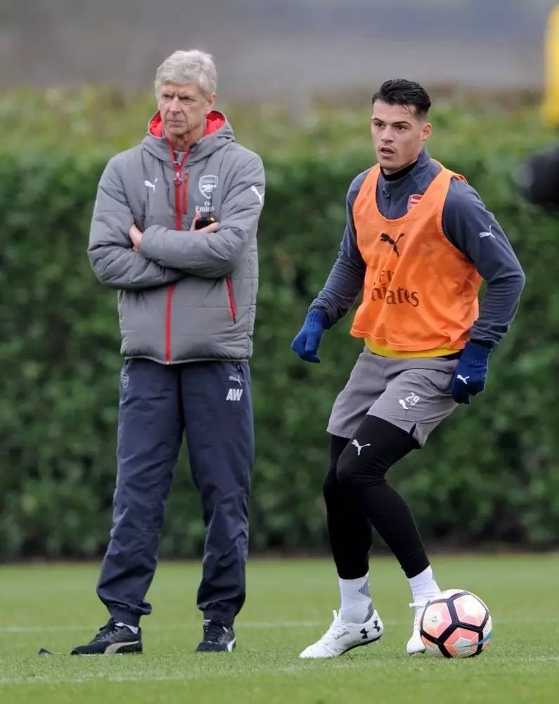 赛前瓦伦西亚备战足总杯；再遭质疑细节曝光；管理层满意；心理建设被强调的简单介绍