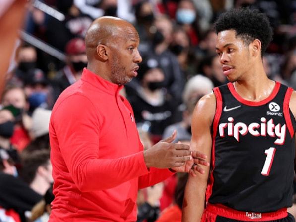 波特兰开拓者内部会议纪要流出：国际比赛日主帅复盘，意大利杯使命明确，临场指挥获称赞(波特兰开拓者历年阵容)